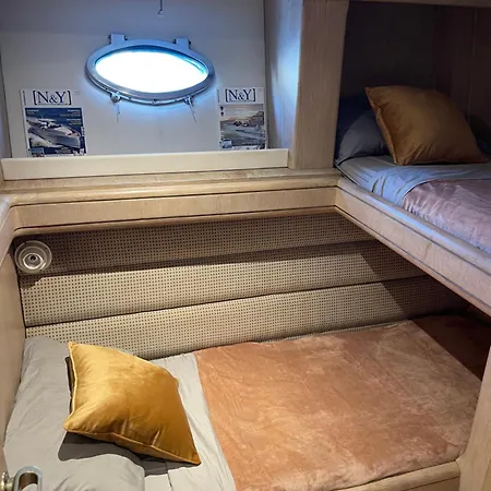 Yate Stv * 巴塞罗那