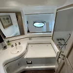 Yate Stv Bateau-hôtel *