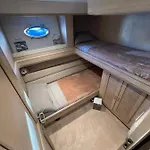 Yate Stv Bateau-hôtel *